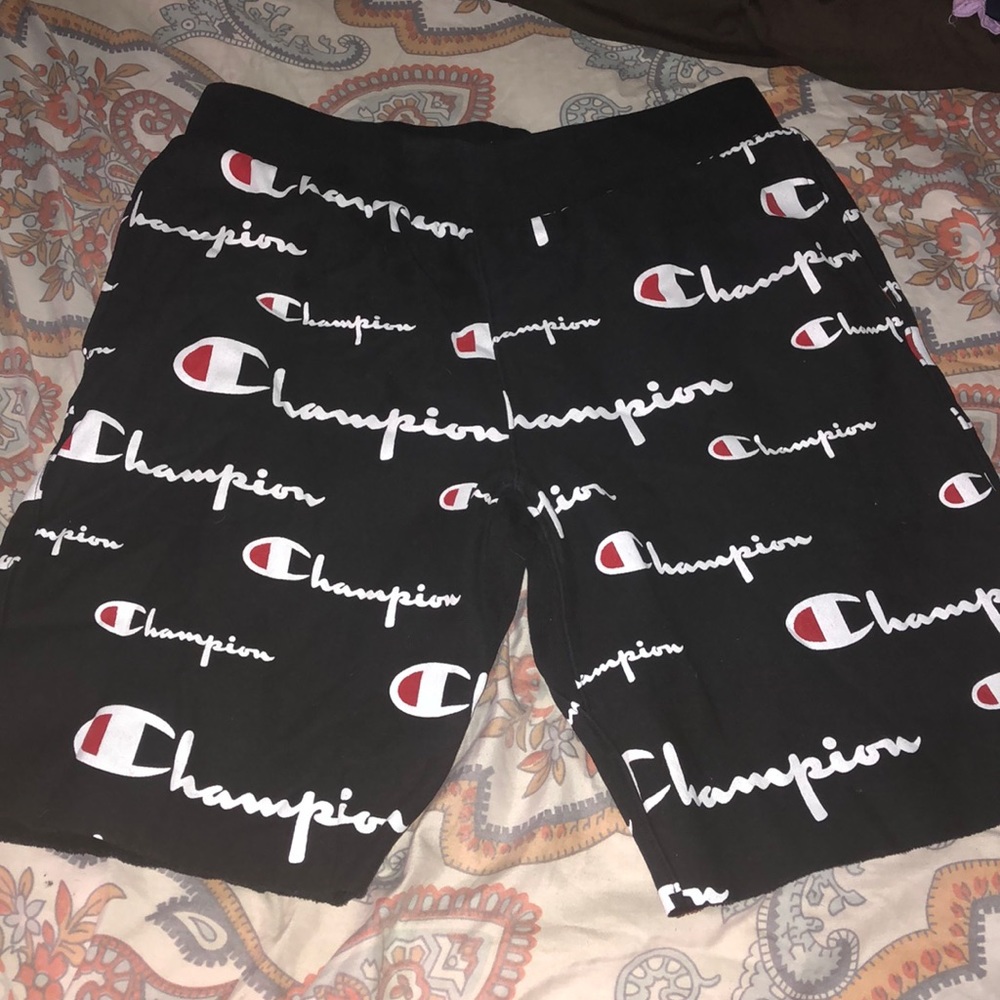 Men champion shorts ‼️